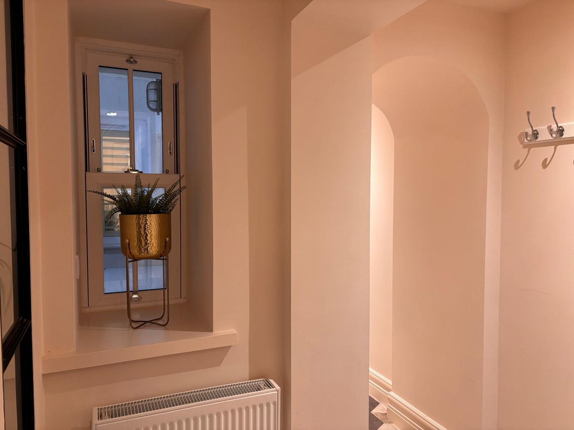 Luxurious 2 Bedroom Apartment With Sea View In Monkstown Blackrock  Exteriér fotografie